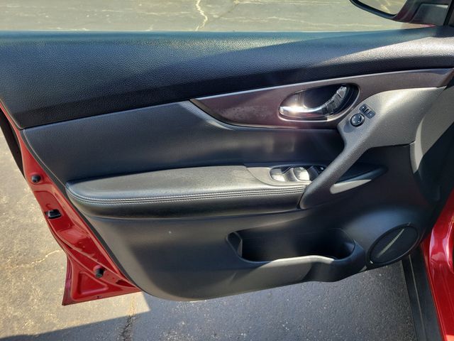 2015 Nissan Rogue SV - Photo 18