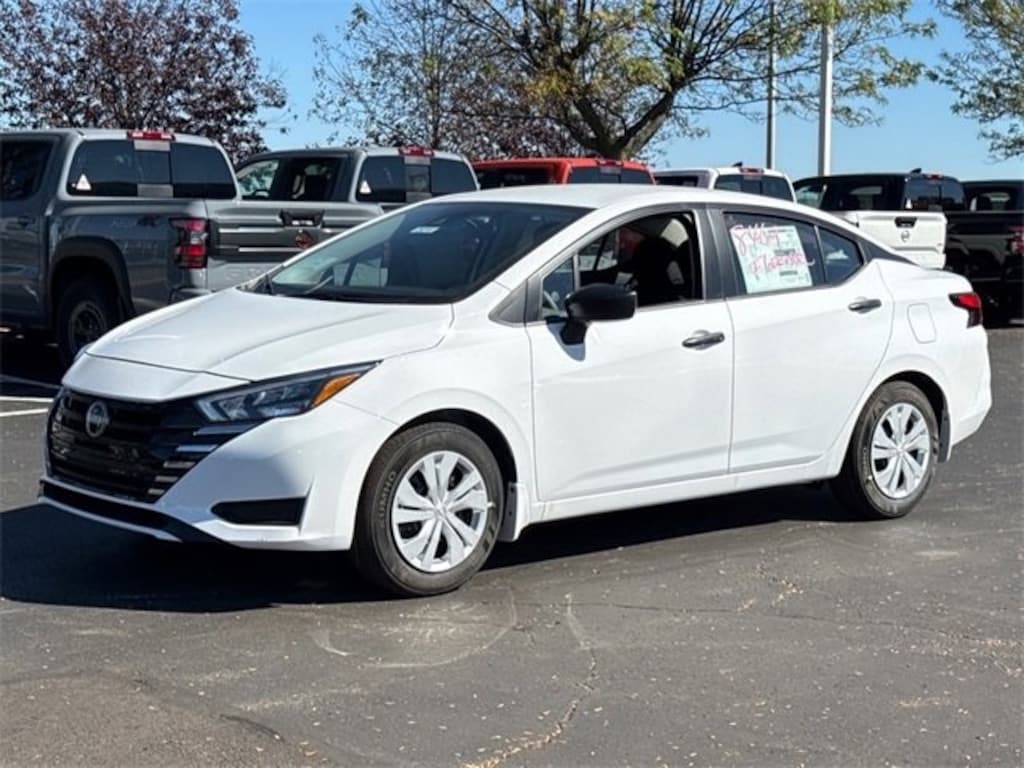 New 2025 Nissan Versa 1.6 S Sedan