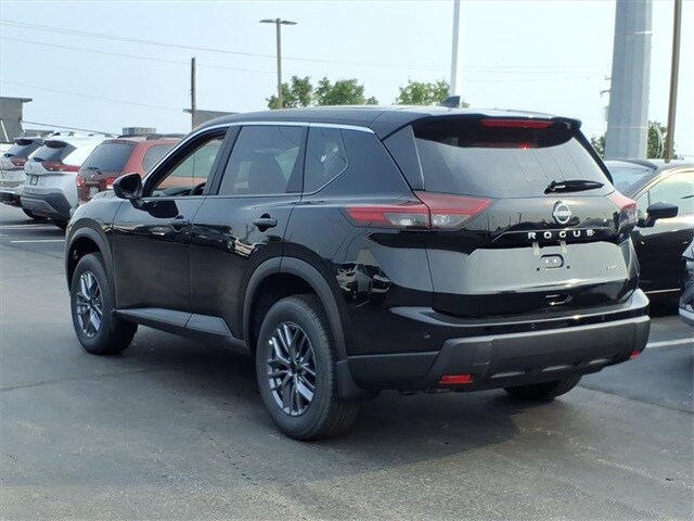 2026 Nissan Rogue S photo 4