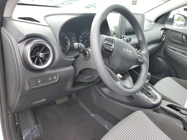 2023 Hyundai Kona SE - Photo 19