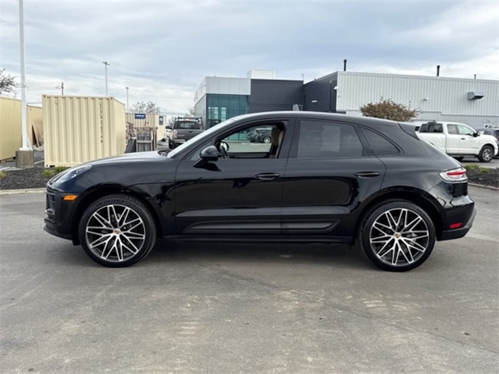 Used 2023 Porsche Macan T SUV