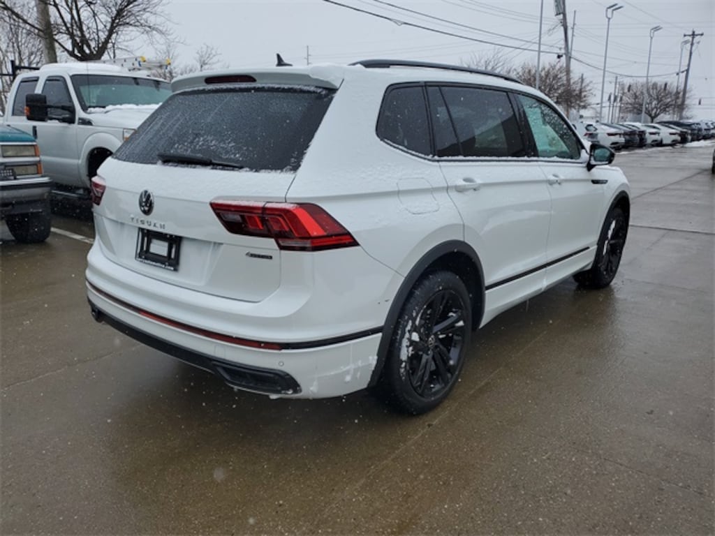 Certified 2023 Volkswagen Tiguan 2.0T SE R-Line Black SUV