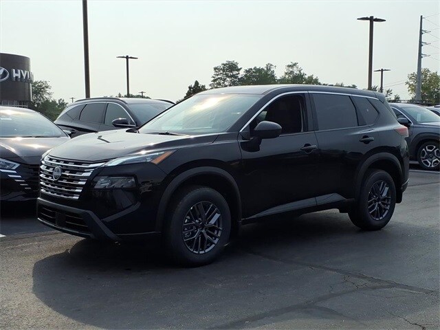 2026 Nissan Rogue S photo 2