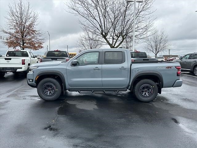 2025 Nissan Frontier PRO-4X photo 3