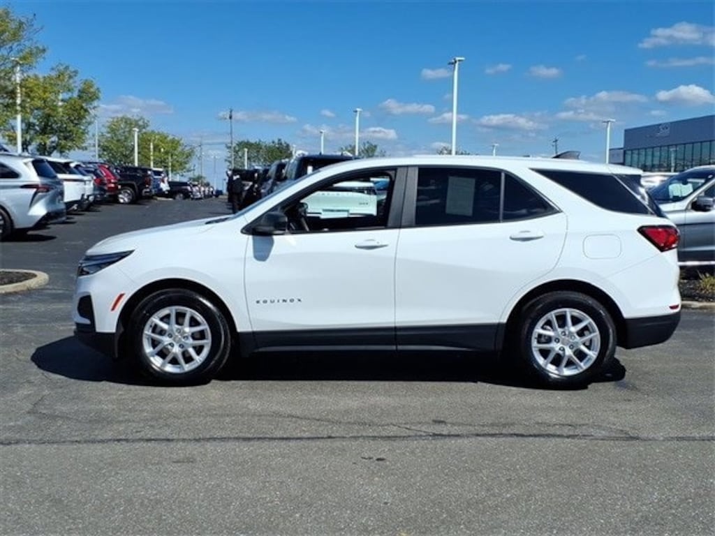 Used 2022 Chevrolet Equinox LS SUV