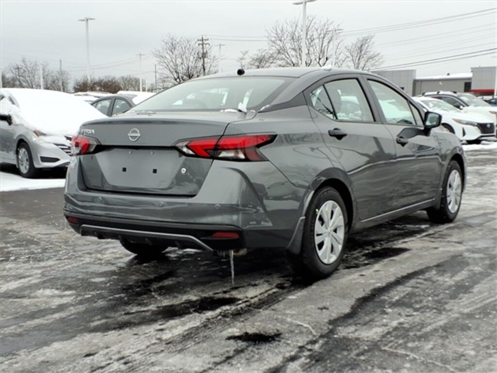New 2025 Nissan Versa 1.6 S Sedan