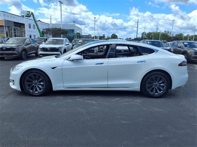 2017 Tesla Model S photo 2