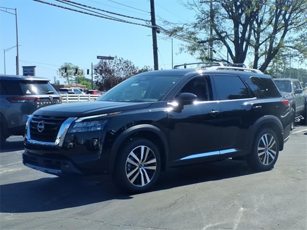 New 2025 Nissan Pathfinder Platinum SUV