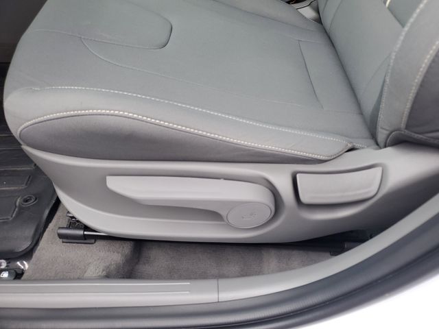 2024 Hyundai Elantra SEL - Photo 18