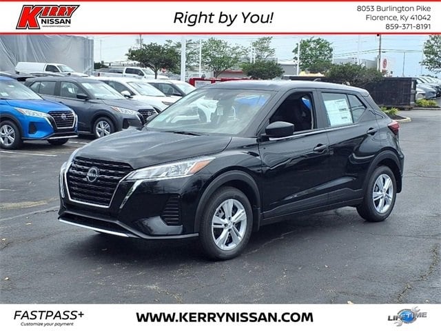 2025 Nissan KICKS PLAY Base's photo