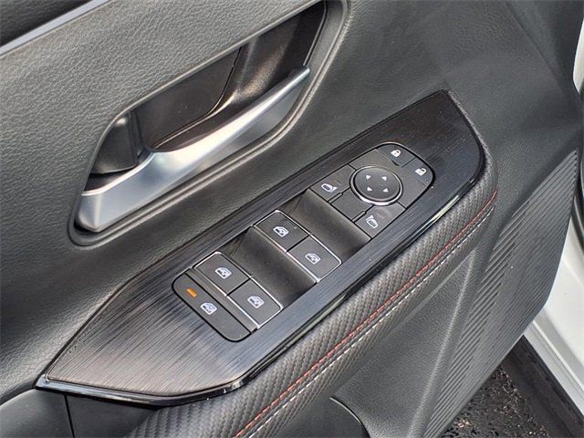 2025 Nissan Kicks SR - Photo 9