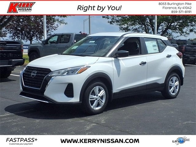 2025 Nissan KICKS PLAY Base's photo