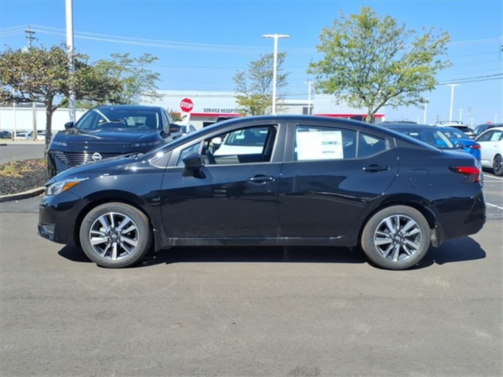New 2025 Nissan Versa 1.6 SV Sedan