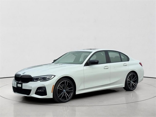 2021 BMW 3 Series 330i's photo