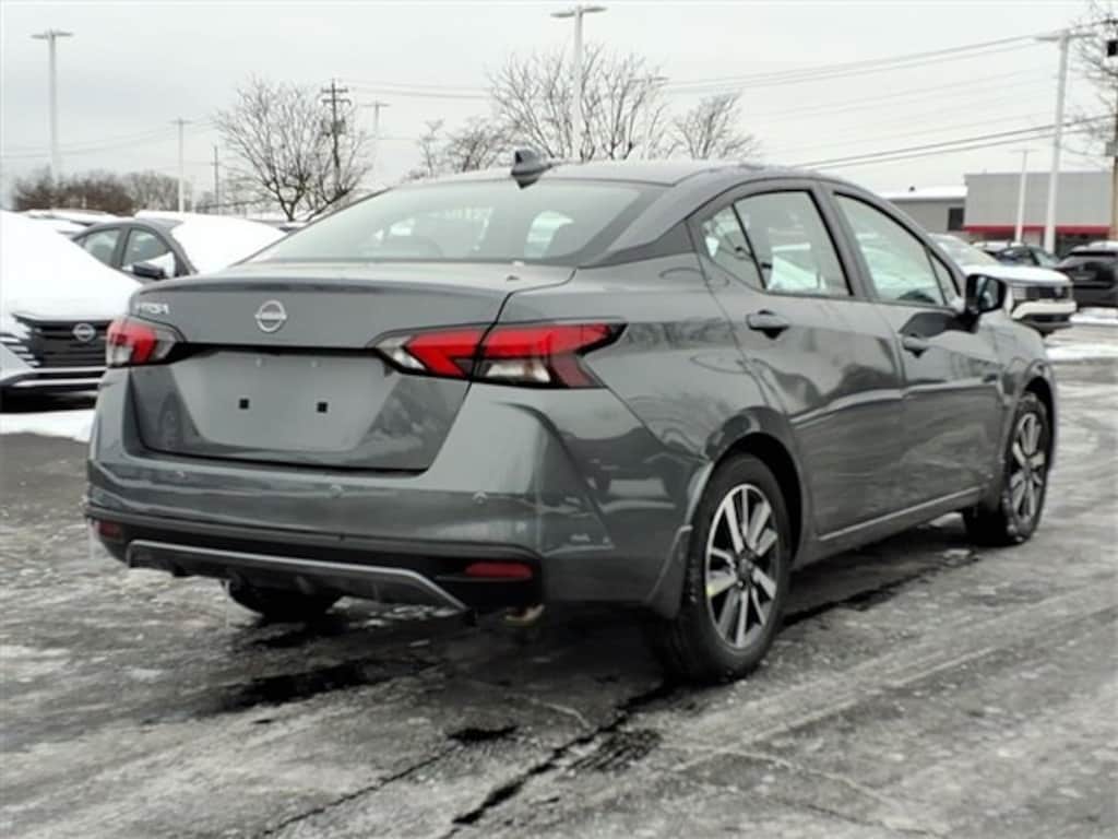 New 2025 Nissan Versa 1.6 SV Sedan
