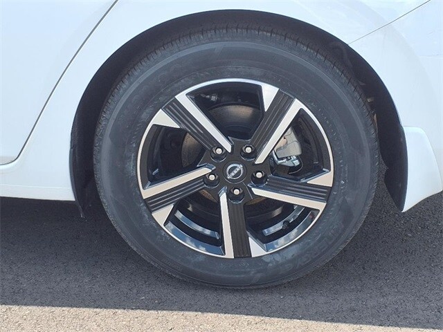 2025 Nissan Sentra SV photo 3