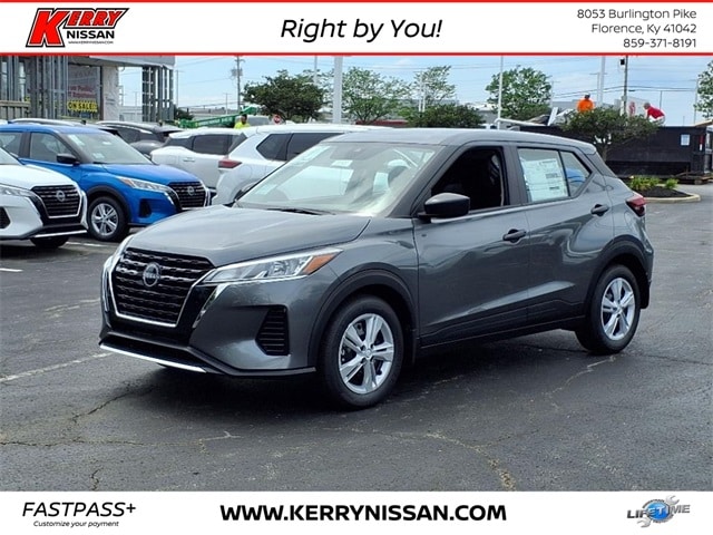 2025 Nissan KICKS PLAY Base's photo