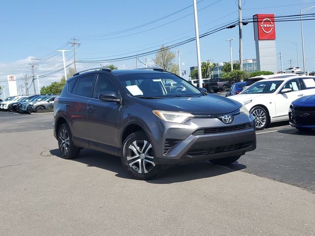 2016 Toyota RAV4 LE - Photo 30