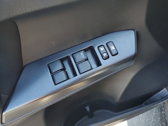 2016 Toyota RAV4 LE - Photo 19