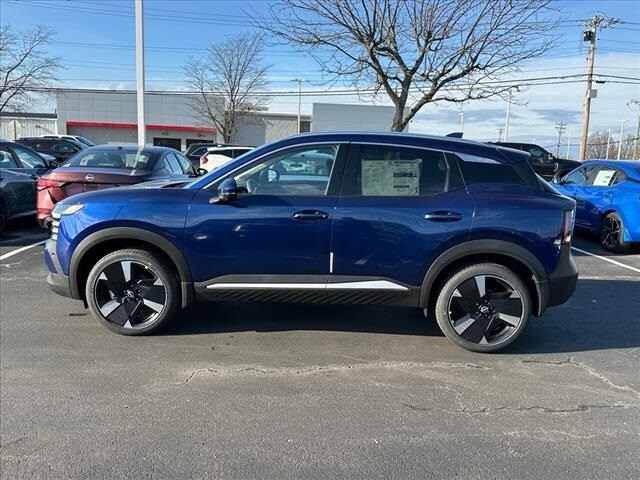 2025 Nissan Kicks SR photo 3