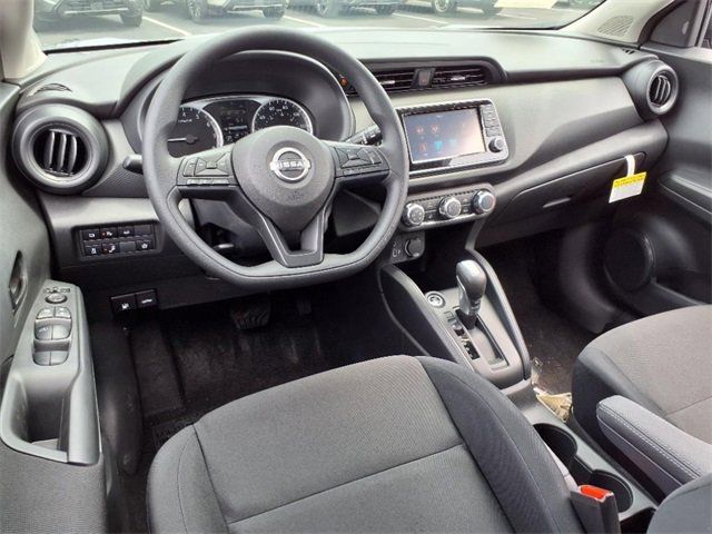 2025 Nissan KICKS PLAY Base - Photo 7