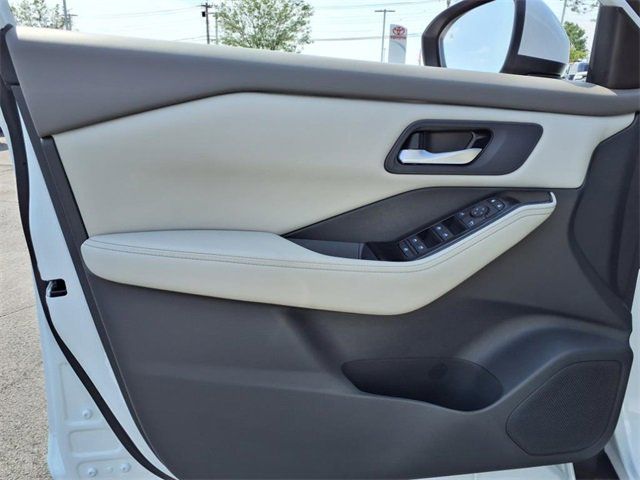 2025 Nissan Rogue SV - Photo 9
