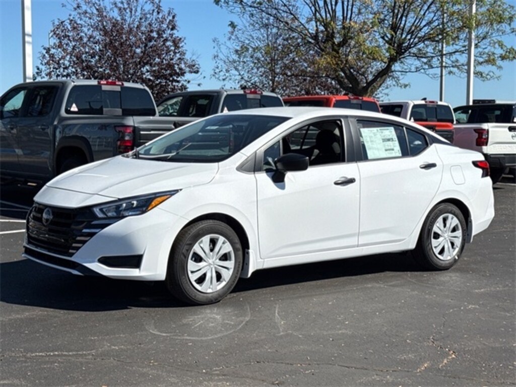 New 2025 Nissan Versa 1.6 S Sedan