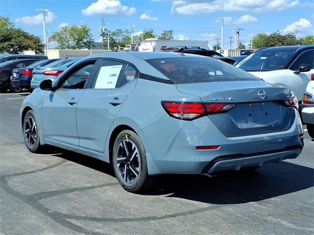 2025 Nissan Sentra SV photo 4