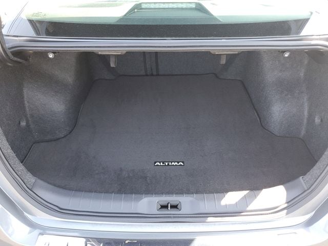 2022 Nissan Altima SR - Photo 9