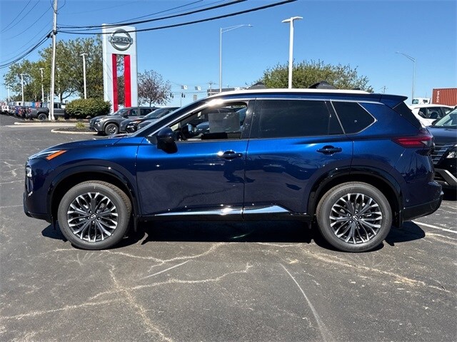 2026 Nissan Rogue Platinum photo 3