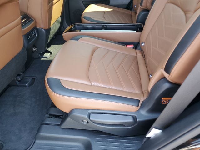 2025 Nissan Pathfinder Platinum - Photo 14