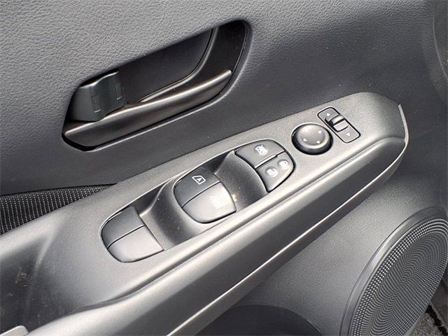 2025 Nissan KICKS PLAY Base - Photo 9