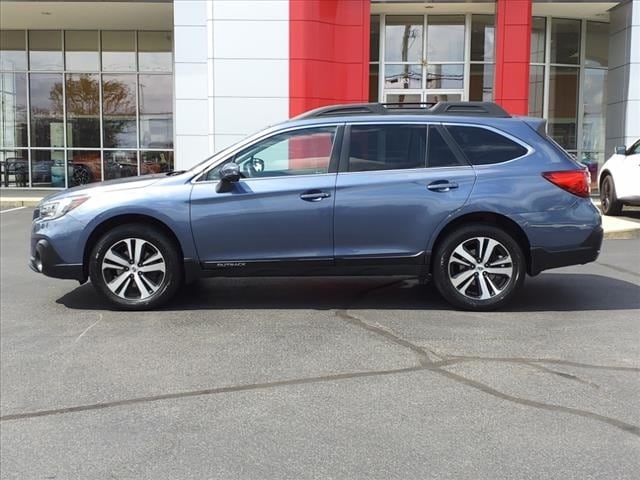 Used 2018 Subaru Outback Limited with VIN 4S4BSANC5J3320650 for sale in Florence, KY