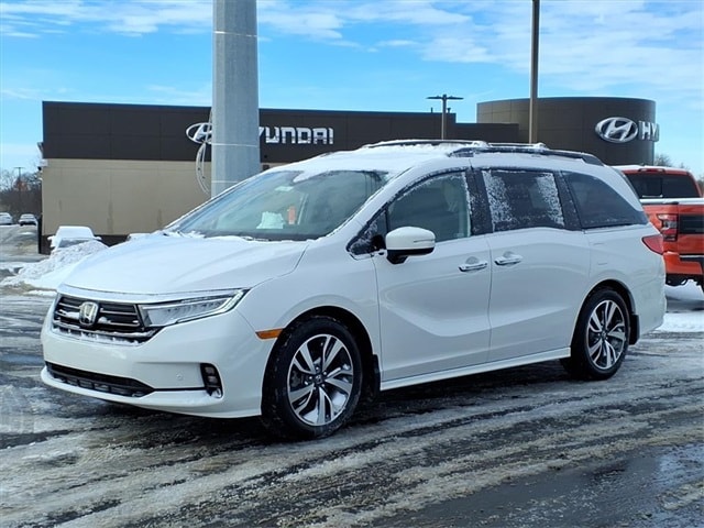 2023 Honda Odyssey Touring's photo