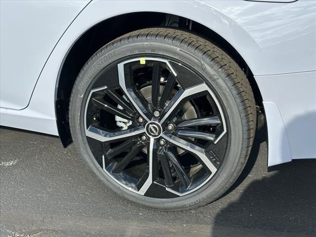 2025 Nissan Altima SR photo 4