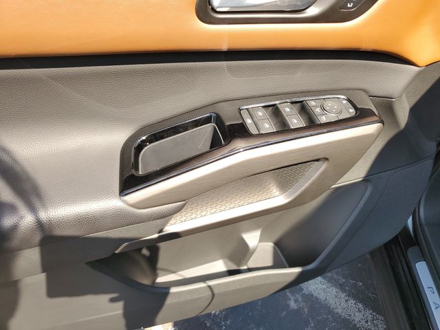 2025 Nissan Pathfinder Platinum - Photo 20