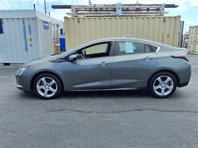 2017 Chevrolet Volt LT photo 3