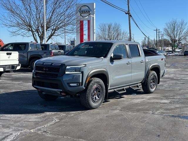 2025 Nissan Frontier PRO-4X photo 2