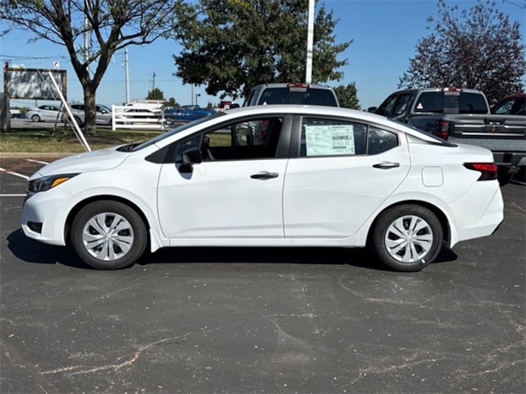 New 2025 Nissan Versa 1.6 S Sedan