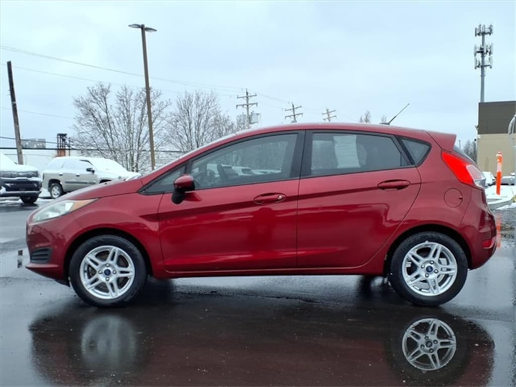 Used 2017 Ford Fiesta SE Hatchback