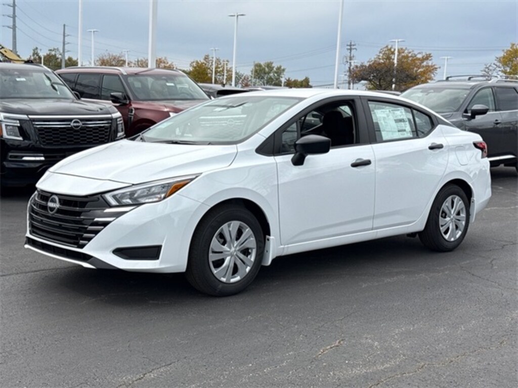 New 2025 Nissan Versa 1.6 S Sedan