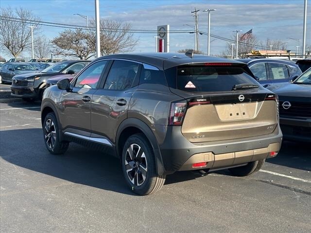2025 Nissan Kicks SV photo 4