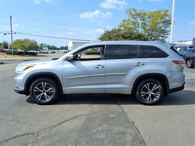 2016 Toyota Highlander XLE photo 3