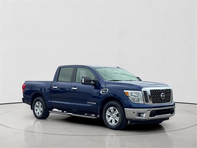 2017 Nissan Titan SV's photo