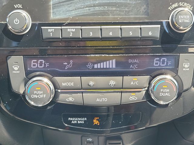 2015 Nissan Rogue SV - Photo 25