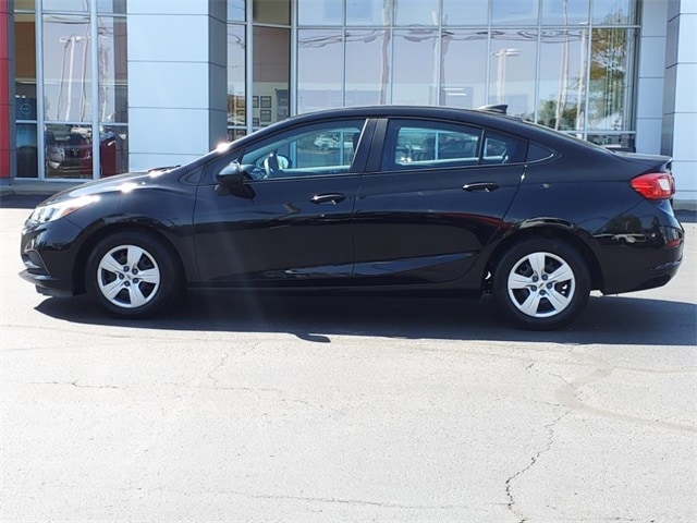 Used 2017 Chevrolet Cruze LS with VIN 1G1BC5SM4H7272205 for sale in Florence, KY