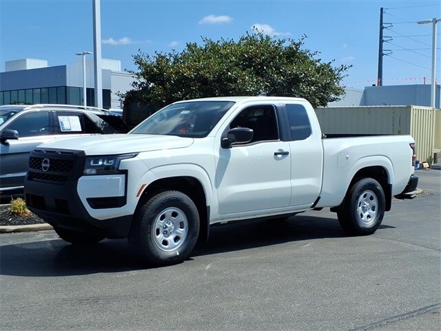2026 Nissan Frontier S photo 2