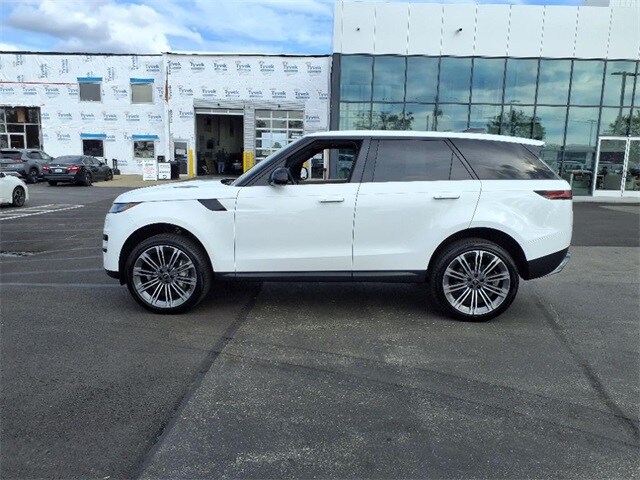 2024 Land Rover Range Rover Sport SE photo 2