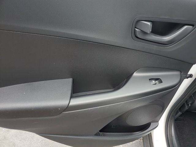 2023 Hyundai Kona SE - Photo 16