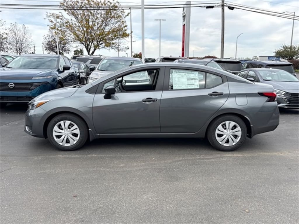 New 2025 Nissan Versa 1.6 S Sedan